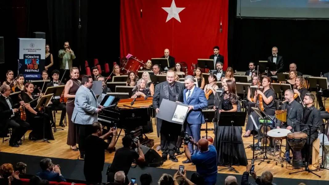 Antalya’da Atatürk’e Saygı Konseri: Senfonik Bir Gece 2